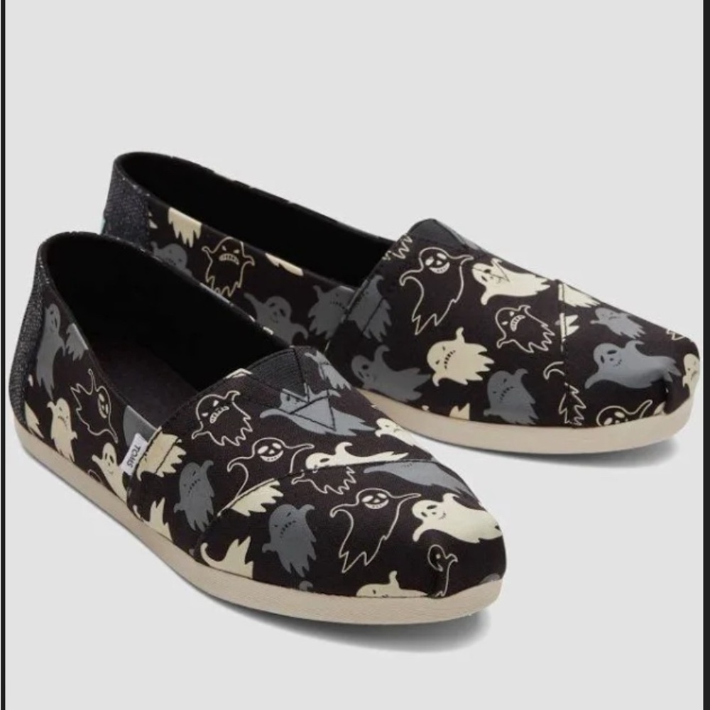 Toms Ghost glow in the dark flats size 7W